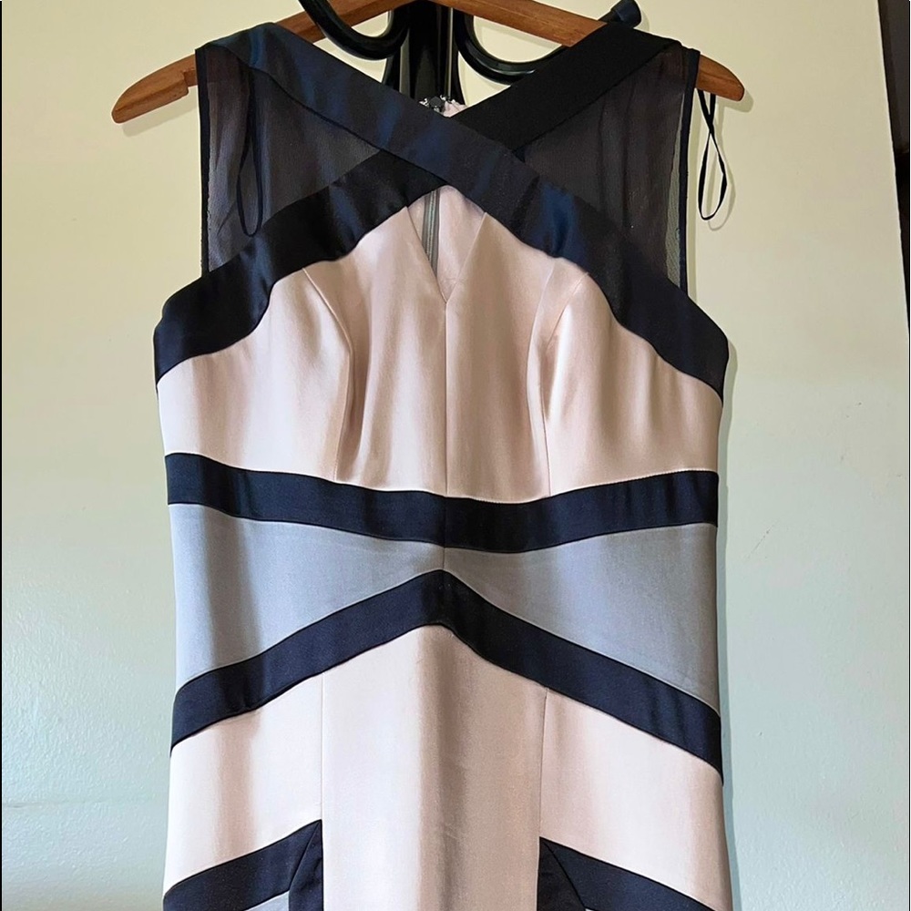 Lady-like dress that will turn heads